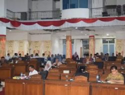 DPRD Pasbar Menggelar Rapat Paripurna Penyampaian Pendapat Akhir Fraksi-fraksi Atas Jawaban Bupati