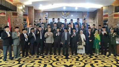Sidang Istimewa DPRD Pessel Dalam Rangka Pengambilan Sumpah Janji PAW Dua Anggota DPRD Pessel 