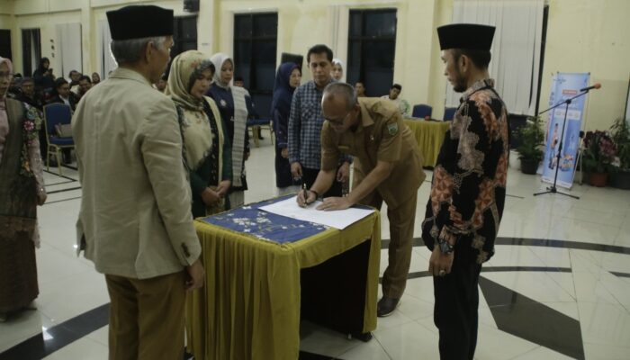 Padang Panjang Perkuat Kepemimpinan Sekolah, Tujuh Kepala Sekolah Baru Dilantik