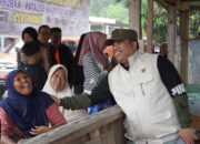 Wako Hendri Arnis Salurkan 1,8 Ton Beras dan Logistik ke Posko Bencana Malalo