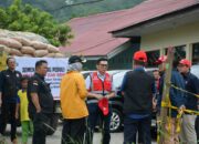PT Semen Padang Salurkan 200 Zak Semen untuk Pengerasan Jalan Alternatif Pascabanjir Bandang di Lambung Bukit