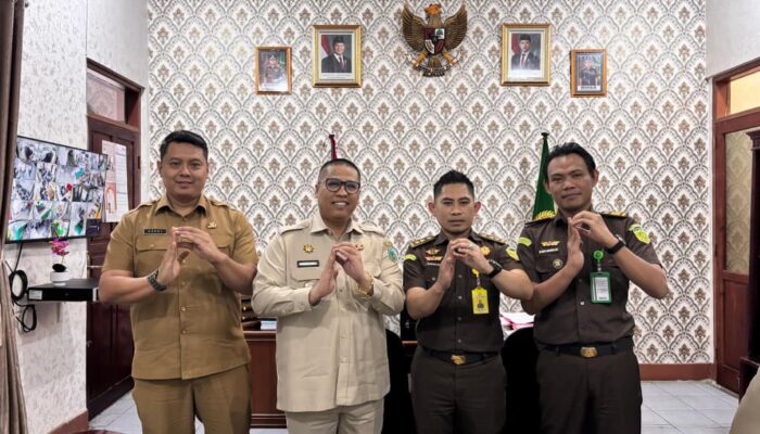 Perkuat Komunikasi Antarlembaga, Wako Hendri Sambangi Kejari Padang Panjang