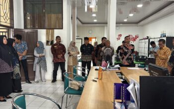Wawako Allex Sidak Disdukcapil dan Disperdakop, Pastikan ASN Tertib dan Profesional