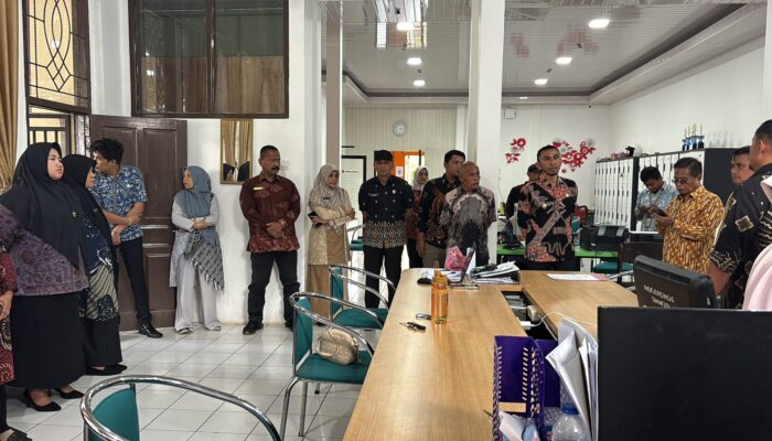 Wawako Allex Sidak Disdukcapil dan Disperdakop, Pastikan ASN Tertib dan Profesional