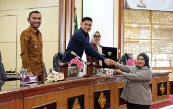 Paripurna DPRD Padang Panjang Bahas Pemandangan Umum Fraksi atas Ranperda Kota Layak Anak