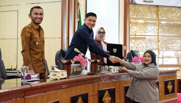 Paripurna DPRD Padang Panjang Bahas Pemandangan Umum Fraksi atas Ranperda Kota Layak Anak