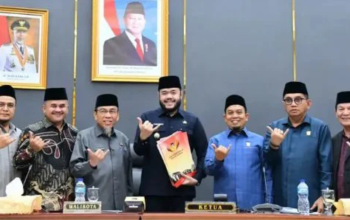 Penguatan Lembaga Adat dan Pelestarian Nilai Budaya Minangkabau, DPRD Padang Rapat Paripurna Penyampaian Pendapat Akhir Fraksi
