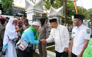 Pemko Padang Panjang Beri Sambutan Khusus untuk Jemaah Haji yang Kembali dari Tanah Suci