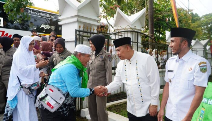 Pemko Padang Panjang Beri Sambutan Khusus untuk Jemaah Haji yang Kembali dari Tanah Suci