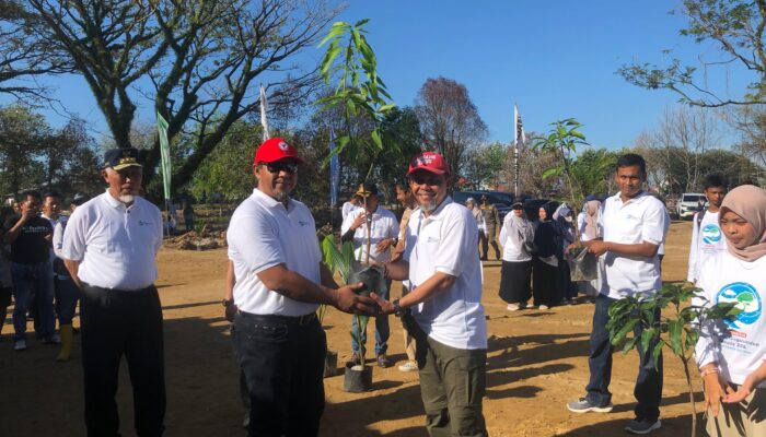 PT Semen Padang Ambil Bagian dalam Gerakan Penanaman 1.000 Pohon pada Hari Lingkungan Hidup Sedunia