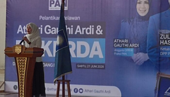 Gelar Rakerda, Athari Resmi Lantik Ratusan Relawan