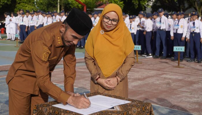 Hari Pertama Sekolah di Padang Panjang Jadi Momentum Perkuat Pendidikan Berkarakter