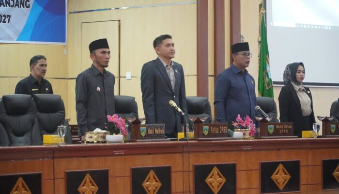 Allex Saputra Paparkan Arah Pembangunan Padang Panjang 2027 di Hadapan DPRD