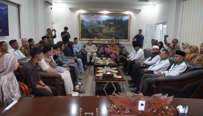 Wako Hendri Dorong Mahasiswa Padang Panjang Raih Prestasi di Timur Tengah