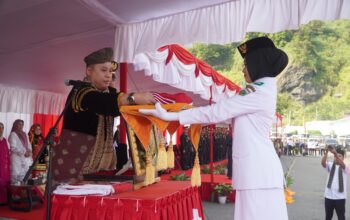 Paskibraka Padang Panjang Sukses Kibarkan Merah Putih di HUT ke-81 RI