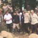 Usai Tinjau Posko Galodo Solok, Gibran Foto Bersama Warga: Momen Sederhana di Tengah Duka Bencana