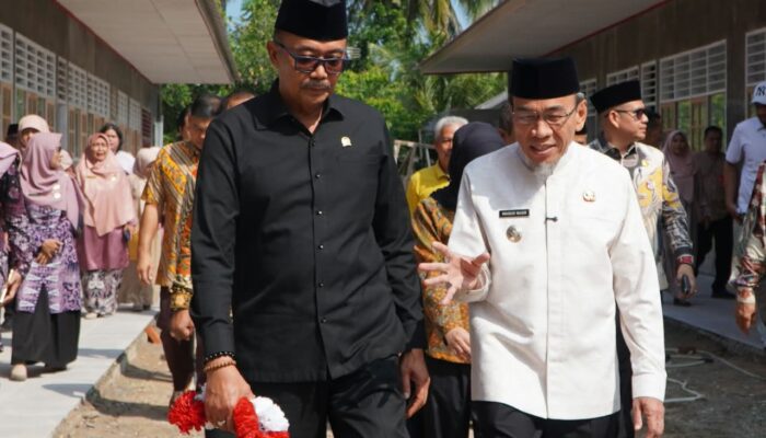 Wawako Maigus Nasir Dampingi Komisi X DPR RI Tinjau Rehabilitasi Sekolah Terdampak Banjir