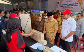 Stan Pameran SEPABLOCK Pikat Perhatian di Festival Literasi Sumbar 2026, Gubernur Mahyeldi Sambangi dan Pelajari Keunggulannya