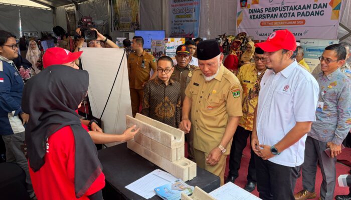 Stan Pameran SEPABLOCK Pikat Perhatian di Festival Literasi Sumbar 2026, Gubernur Mahyeldi Sambangi dan Pelajari Keunggulannya