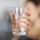 Minum Air Putih Setelah Bangun Tidur, Benarkah Banyak Manfaatnya?