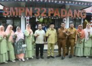 Muharlion Dorong Siswa SMPN 32 Padang Berani Bermimpi dan Berjuang Raih Prestasi